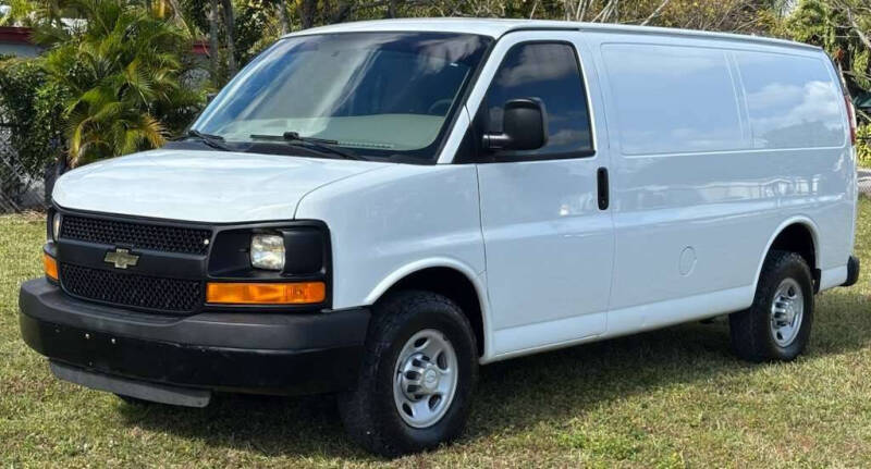 2016-chevrolet-express-3500-3dr-cargo-van-w-1wt
